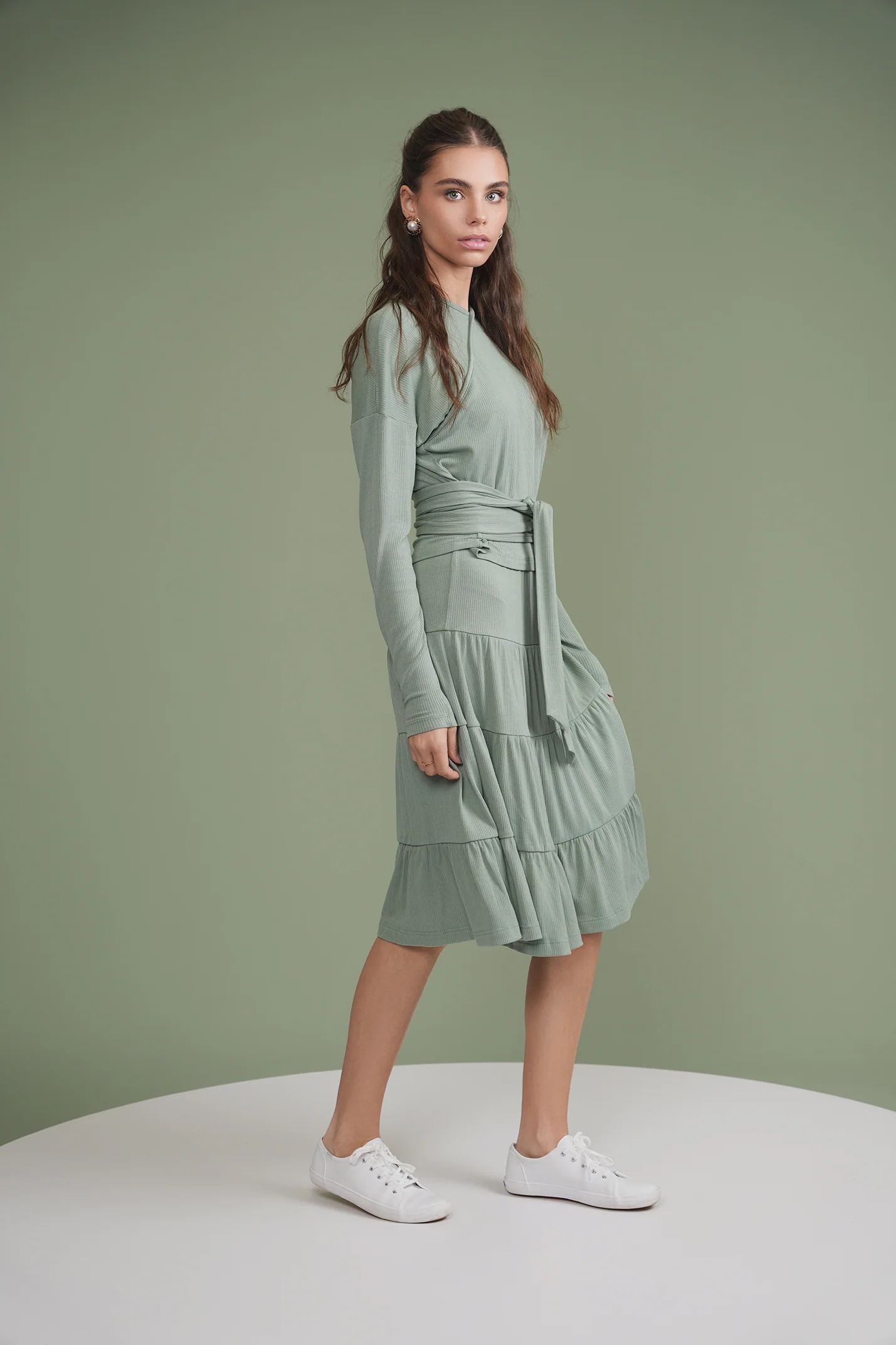 Soft Rib Tie V Tee - Image 14
