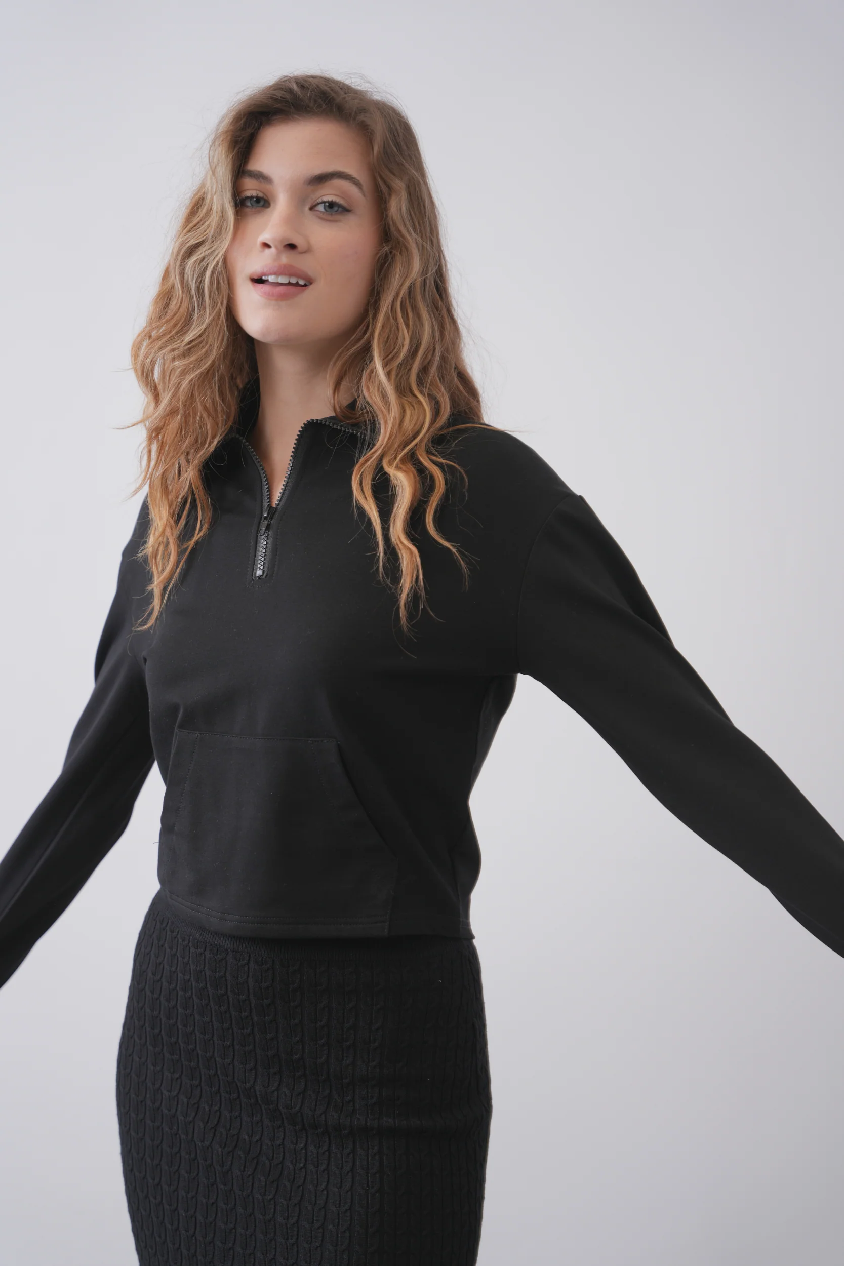 Crop Collared Sweatshirt - Image 17