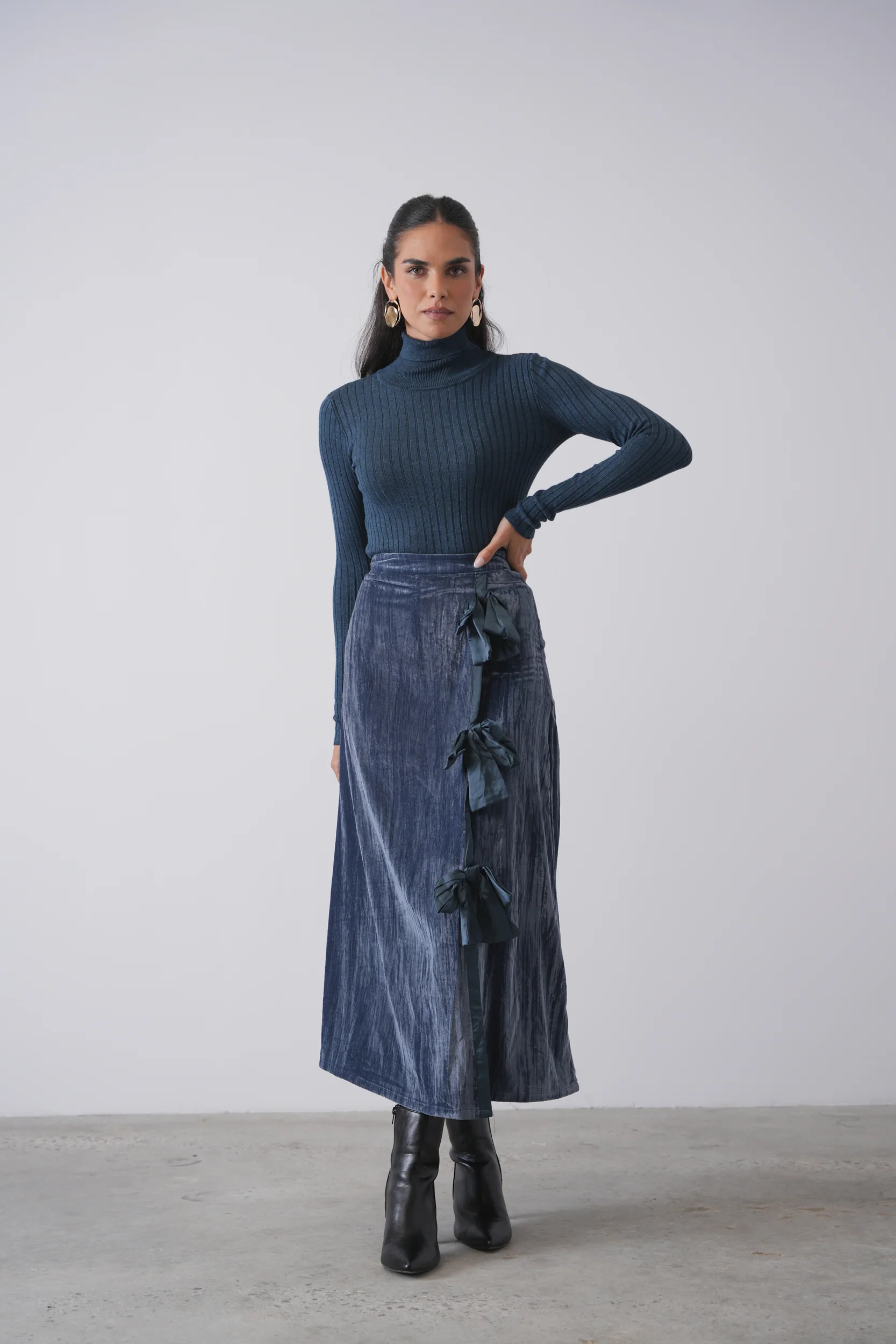 Velour Bow Skirt - Image 7