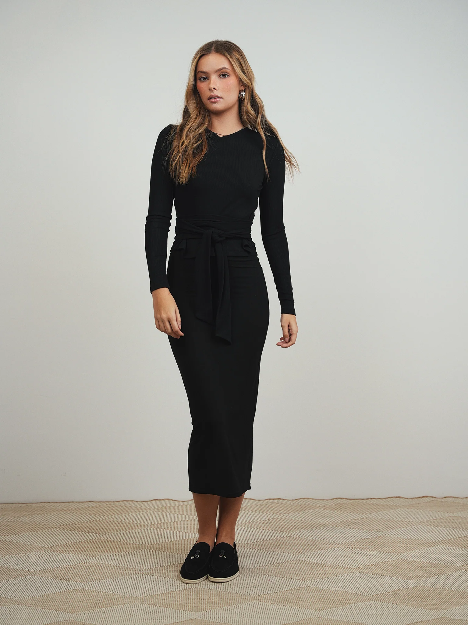 Soft Rib Tie V Tee - Image 4