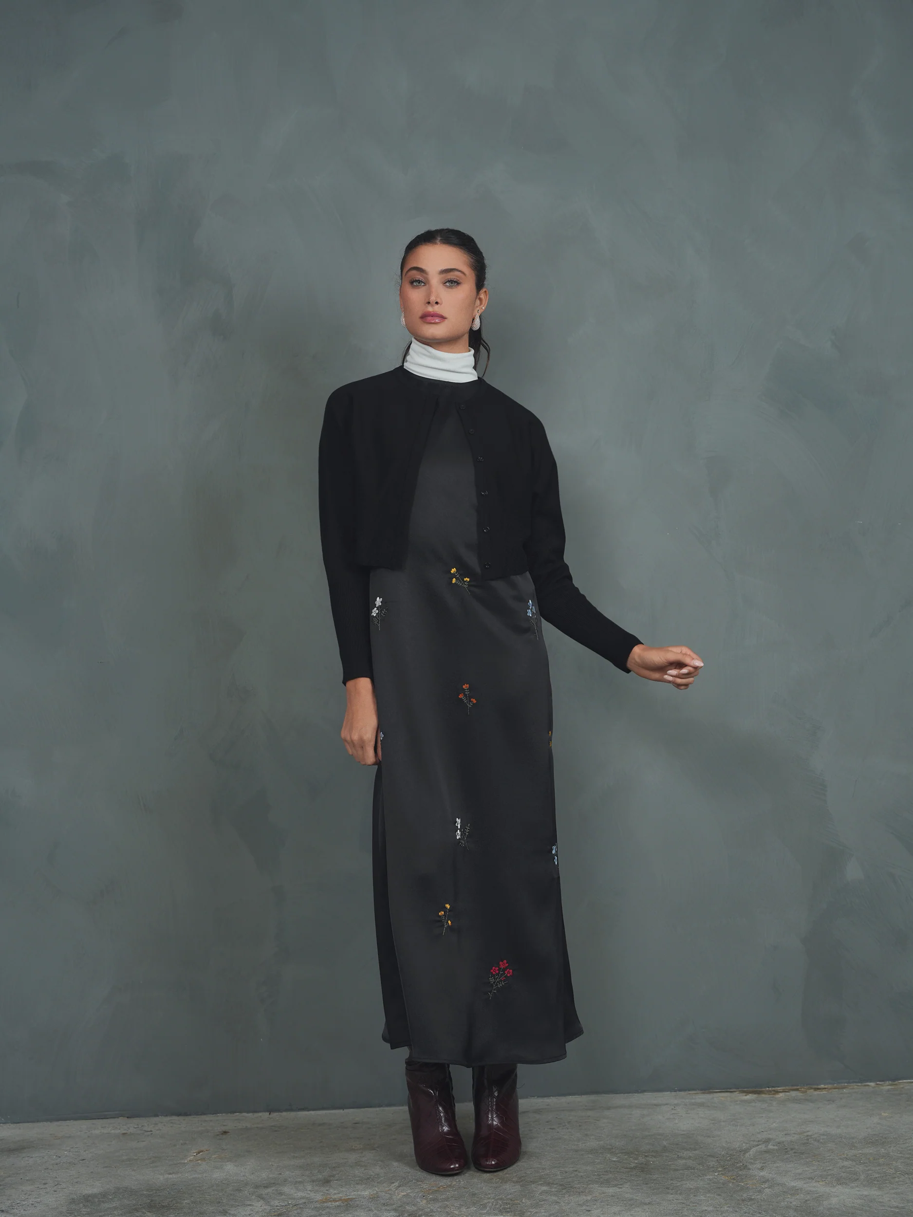 Embroidered Sleeveless Dress - Image 2