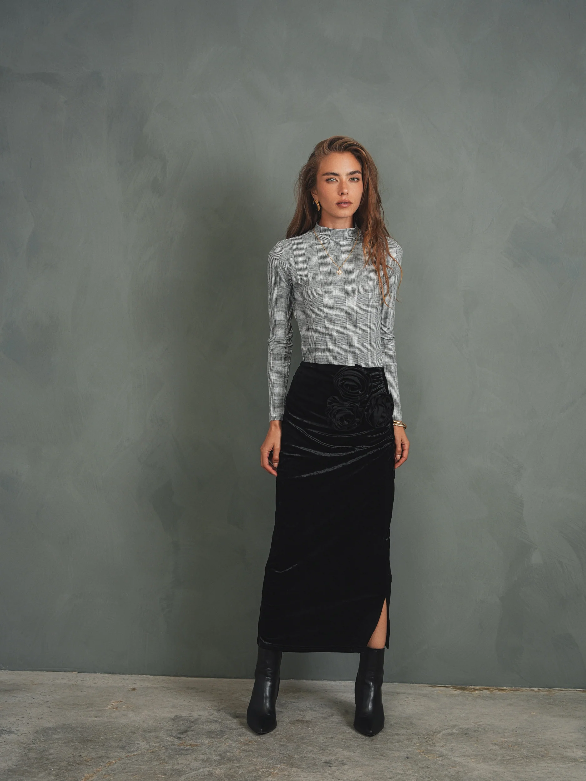 Rossette Velour Skirt - Image 4