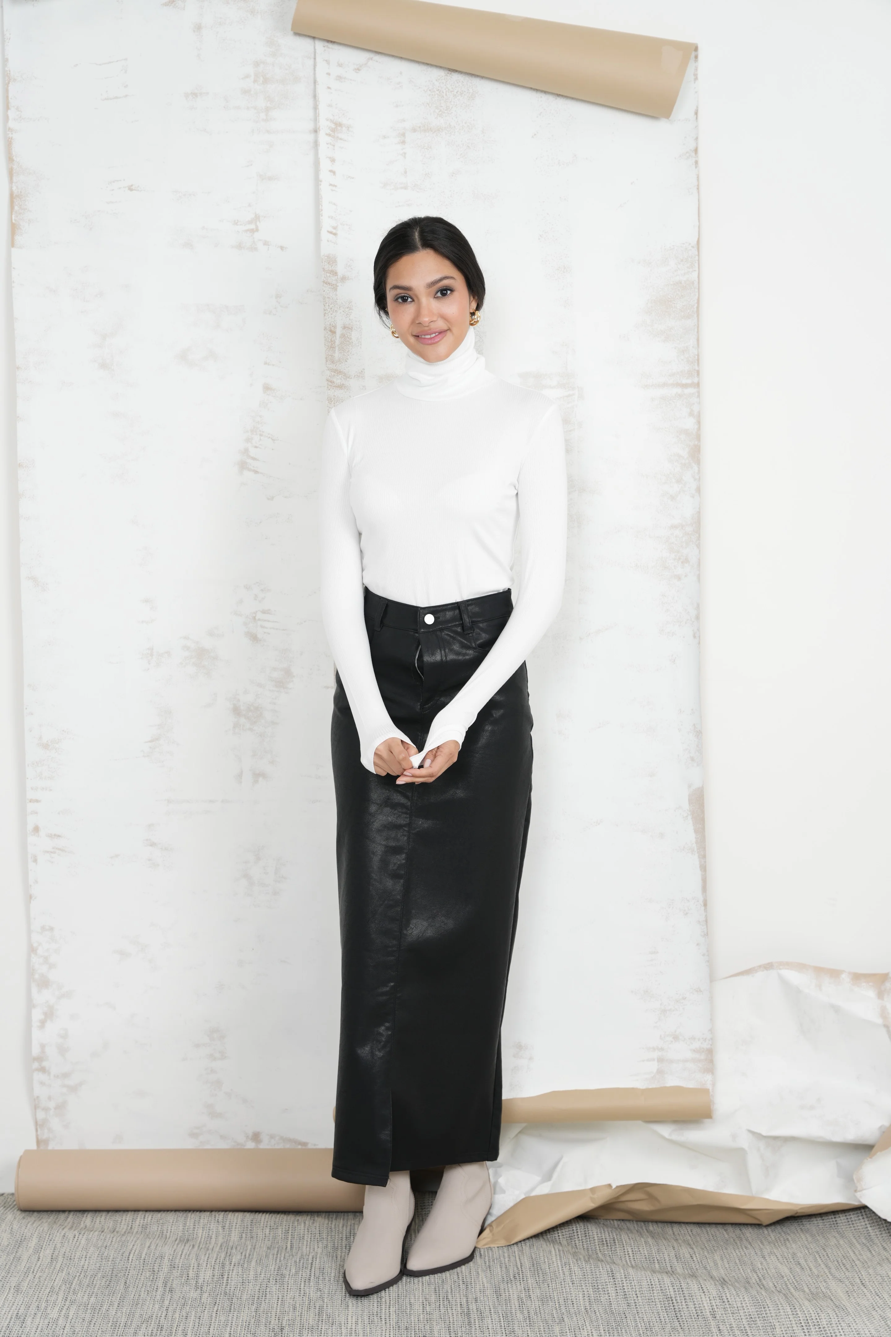 Leather Skirt With Slit - Image 12