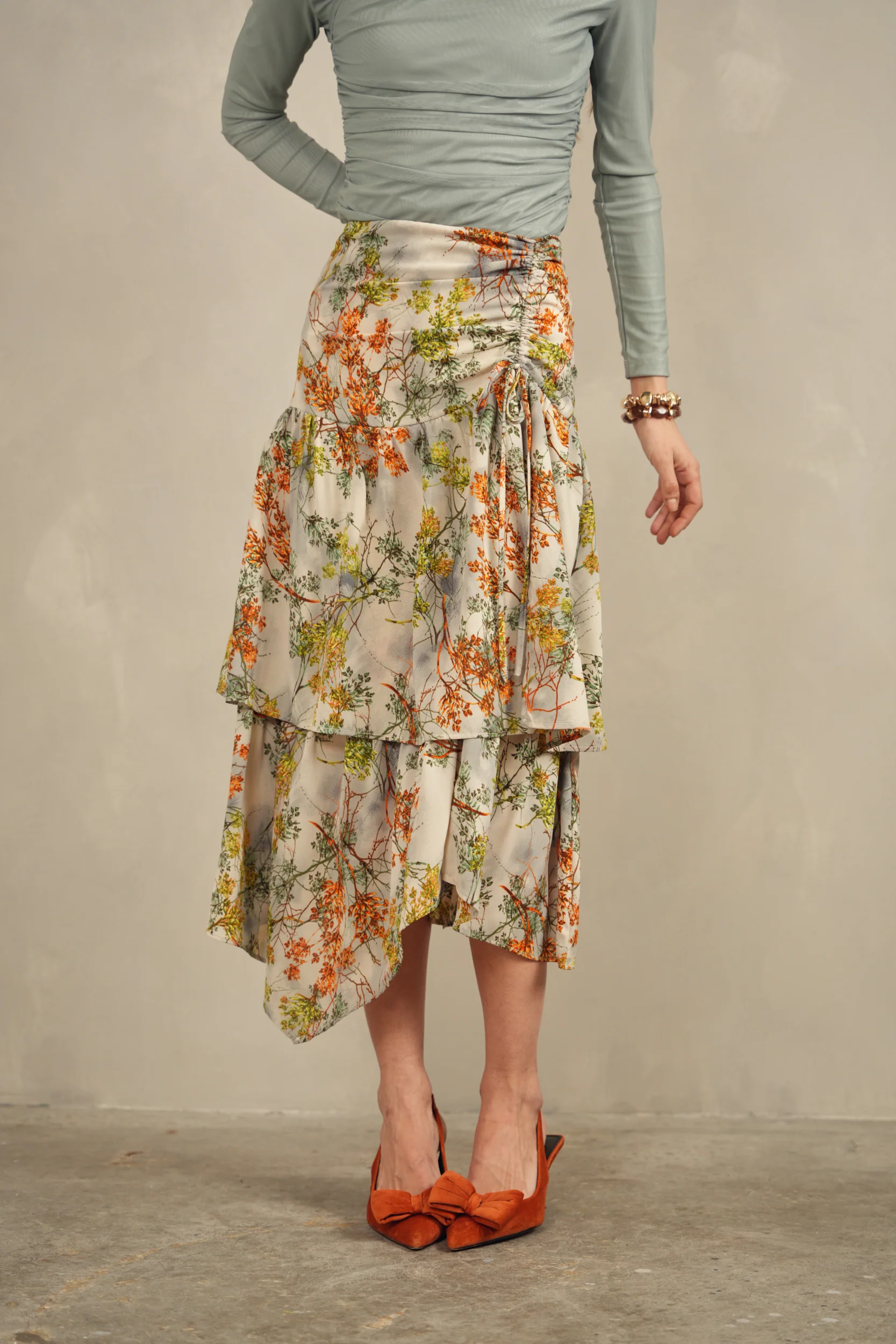 High-Low Ruched Skirt - Image 11